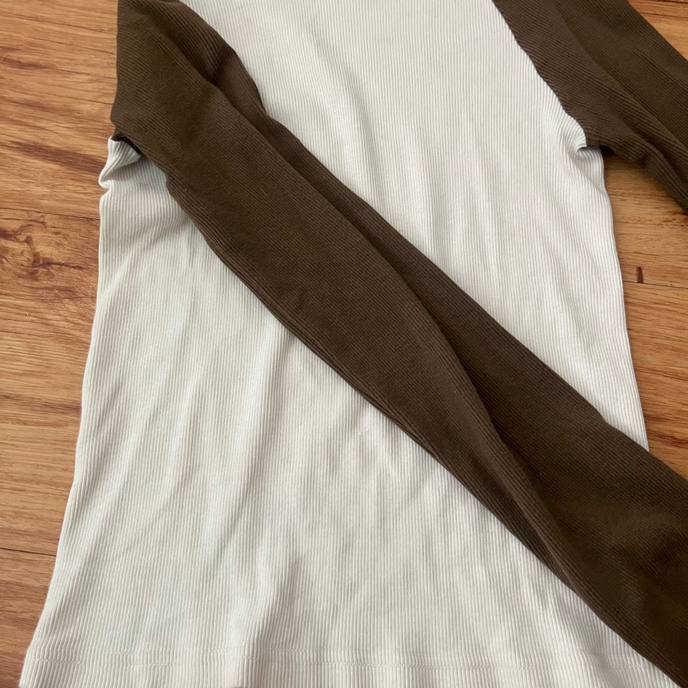 Brandy Melville, long sleeve top